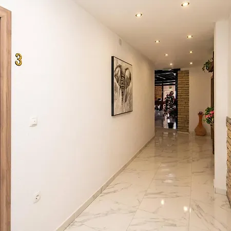 Villa Xxxl Ancora For 262 Guests Turanj
