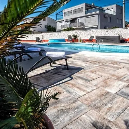 Villa Xxxl Ancora For 262 Guests Turanj