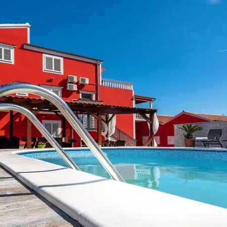 Villa Xxxl Ancora For 262 Guests Turanj