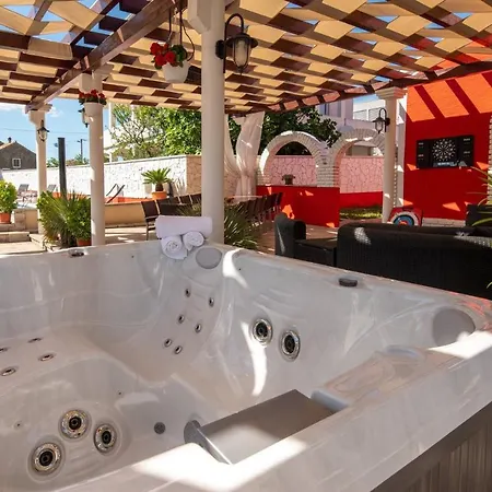 Xxxl Ancora For 262 Guests *