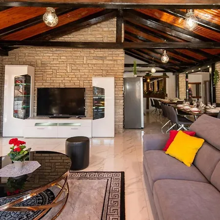 Xxxl Ancora For 262 Guests Villa *