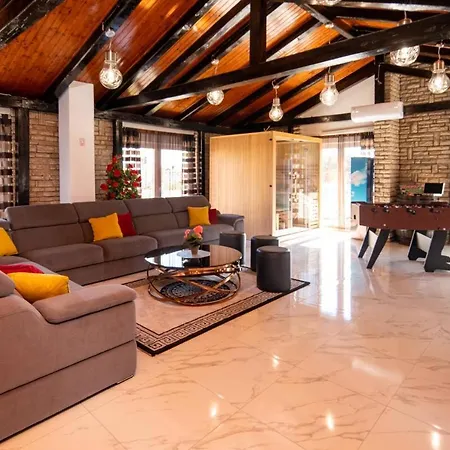 Villa Xxxl Ancora For 262 Guests *